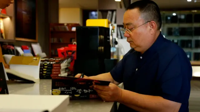 《一座给人们带来光亮与启迪的文化殿堂一一读黄康俊新著《从阳江到世界》